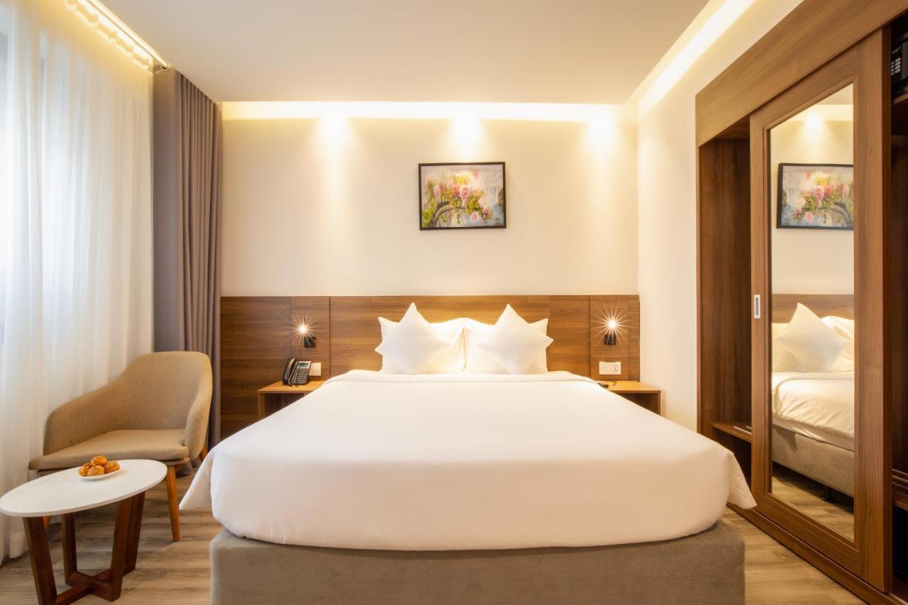 Merlot Hotel Nha Trang Buitenkant foto