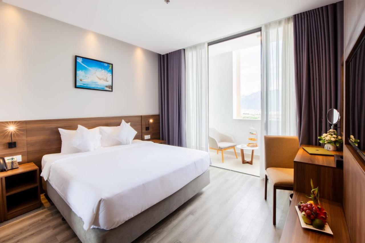 Merlot Hotel Nha Trang Buitenkant foto